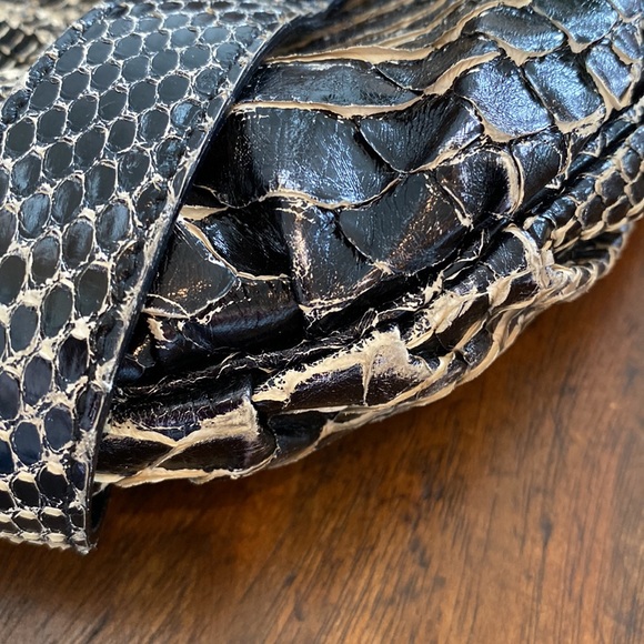 Gorgeous Gucci hysteria convertible Top handle bag Python -large - Picture 8 of 10